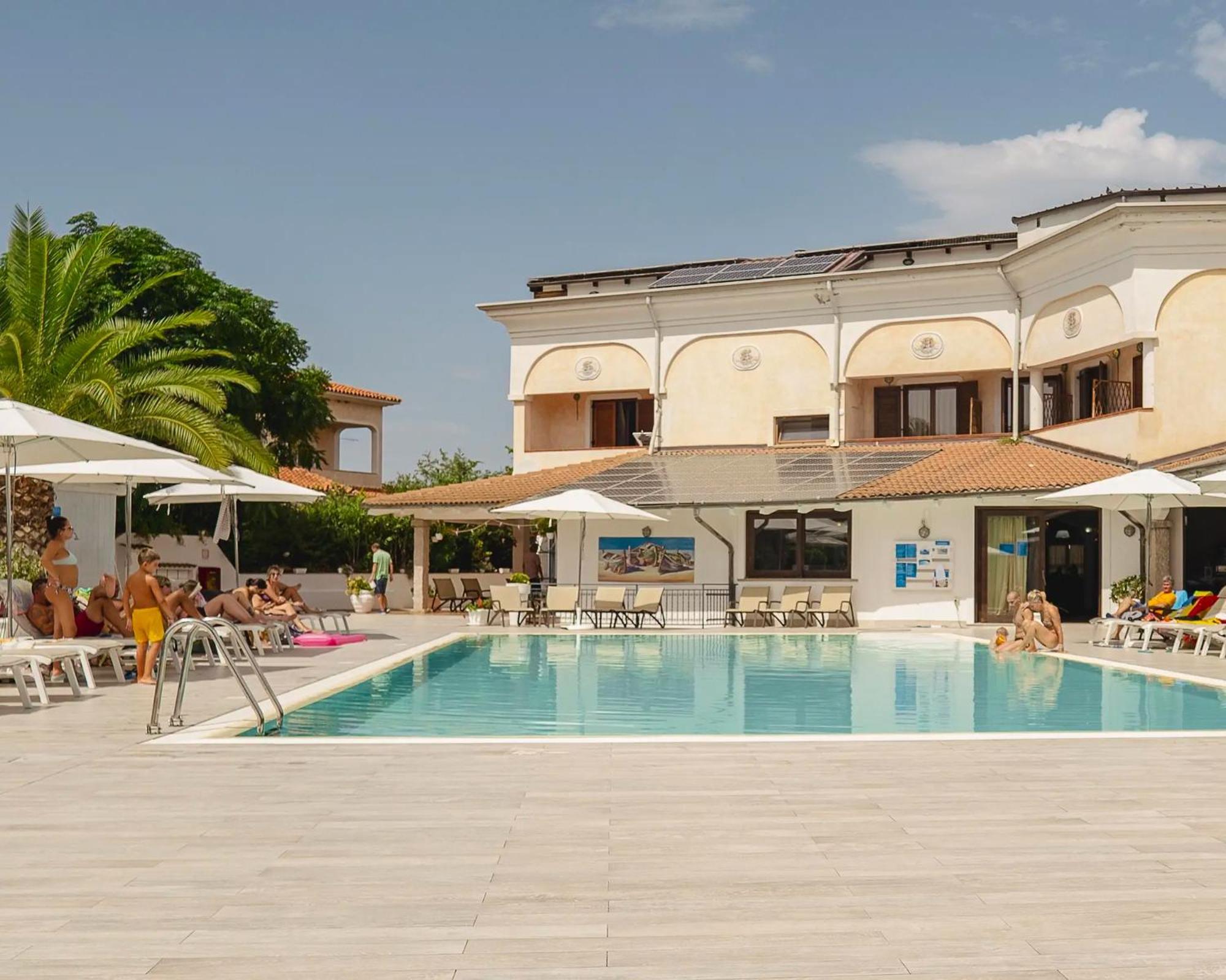 فندق Zeta Club San Teodoro Le Rose المظهر الخارجي الصورة