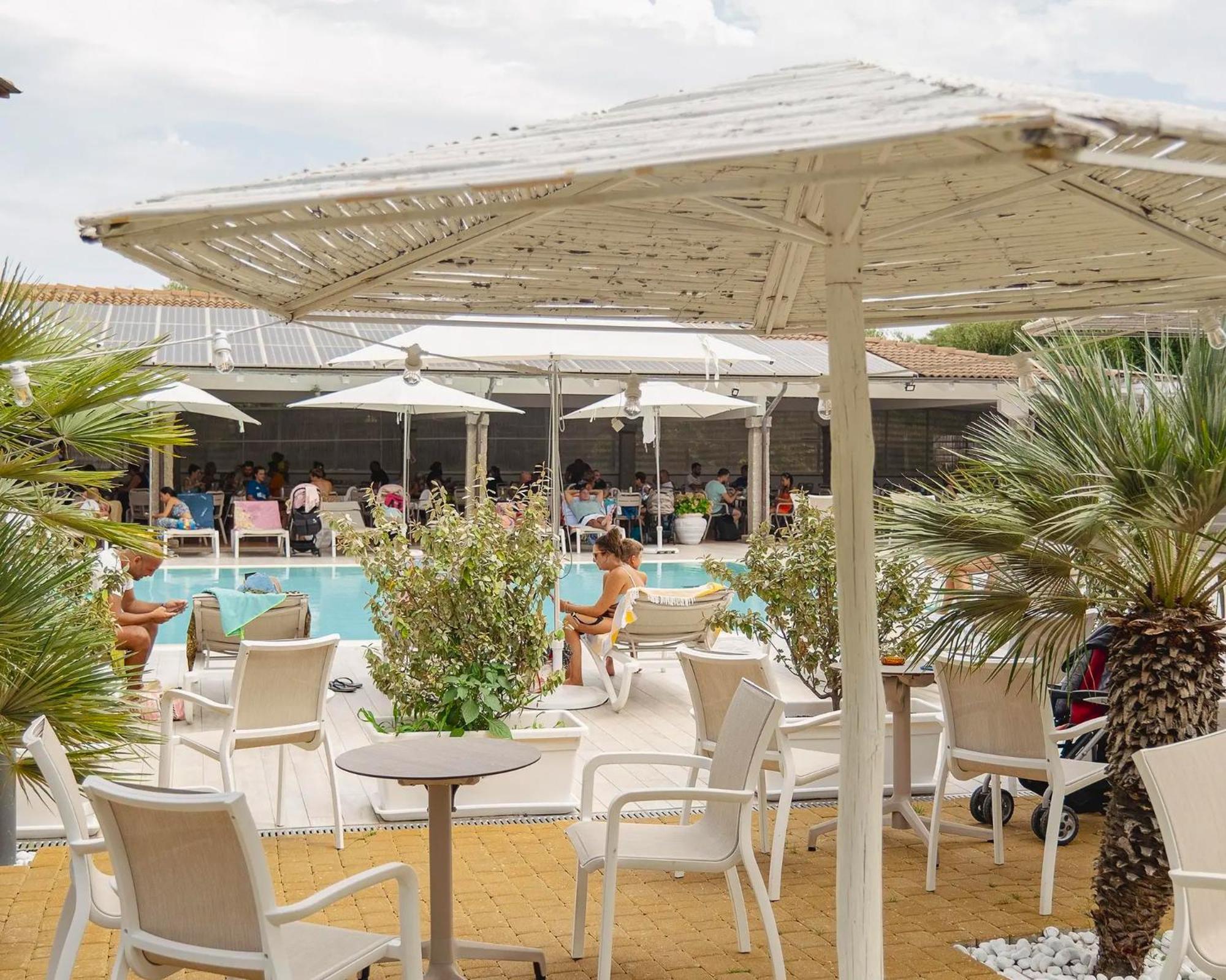 فندق Zeta Club San Teodoro Le Rose المظهر الخارجي الصورة